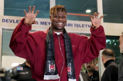 Sen neymişsin öyle Agbadou! Pereira övmelere doyamadı