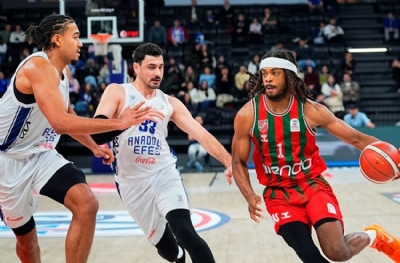 Anadolu Efes-Karşıyaka: 98-81 (MAÇ SONUCU)