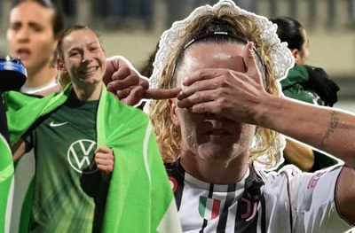 Wolfsburg son dakikada beraberliği yakaladı