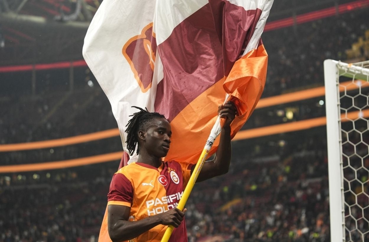 Avrupa kaçtı! Nhaga çiçek açtı