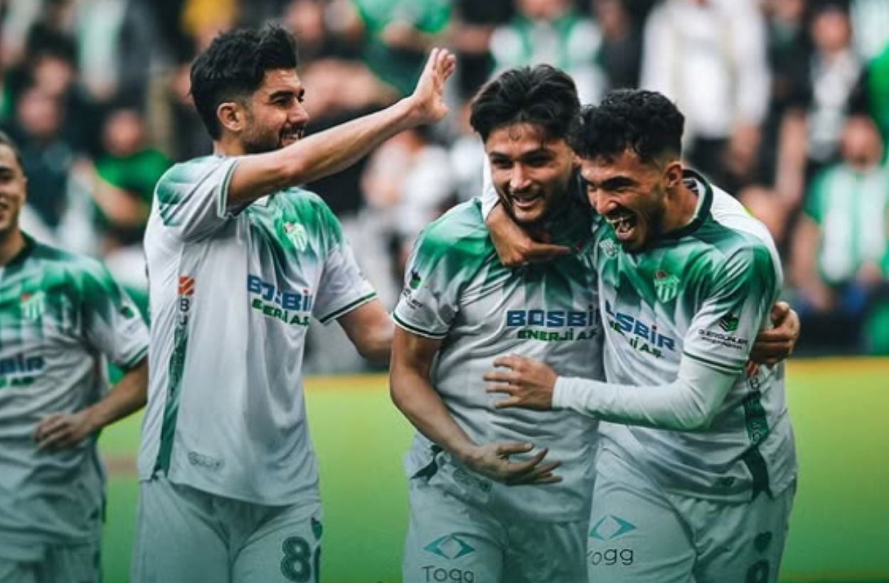 Bursaspor Cendere ile şampiyonluğa yürüyor