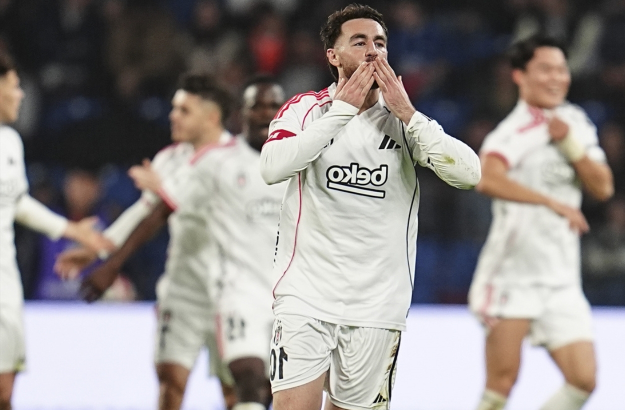 Sen kahin misin? Orkun Kökçü nasıl da bildi!