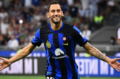 Okan Buruk, Hakan Çalhanoğlu transferini resmen açıkladı