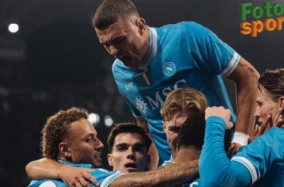 Galatasaray sol stoperi de Napoli'den getirmek istiyor!