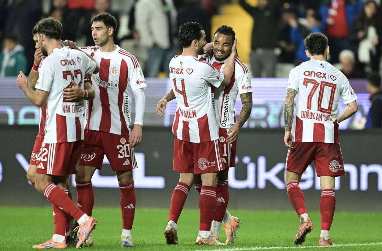 Shkendija - Samsunspor maçı saat kaçta hangi kanalda? (ilk 11'ler)