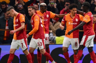 Galatasaray'ın gizli sportif direktörü! Gitmiyor, getiriyor