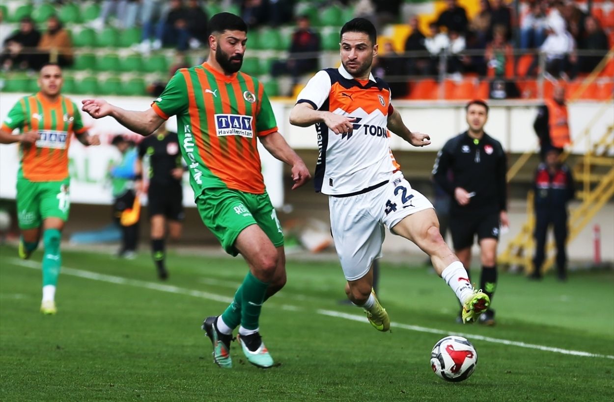 Alanyaspor - Başakşehir: 1-2 (MAÇ SONUCU)