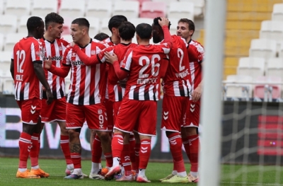  Sivasspor-Sakaryaspor: 4-1 (MAÇ SONUCU)