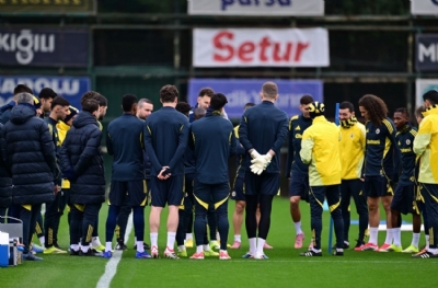 Fenerbahçe'nin yeni transferi ilk idmanına çıktı