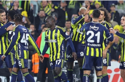 Fenerbahçe'nin kadrosu korkutuyor! Tedesco ne yapsın!