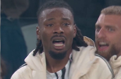 Juventuslu yıldız ağlayarak etrafa tekme attı!