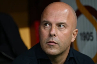 Arne Slot'tan Galatasaray'a gözdağı