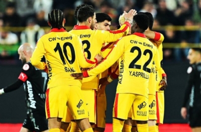 Galatasaray'ın retro formasının gizemi çözüldü! Siyahın nedeni 