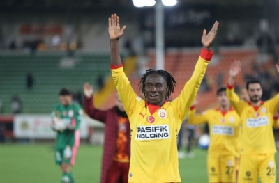 Renato Nhaga umut verdi