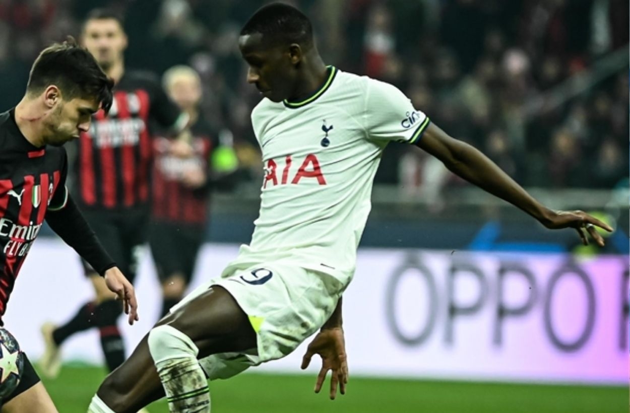 Ezeli rakipler transfer yarışında! Sarr'ı sarıp sarmalamak lazım