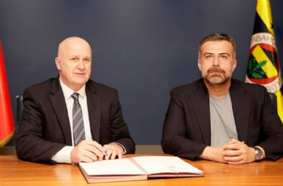 Fenerbahçe'de futbol akademi genel koordinatörlüğüne Şenol Çorlu getirildi