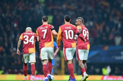 Galatasaray'da önce Beşiktaş sonra Liverpool