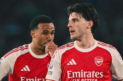 Arsenal 30 dakika 51 saniye boyunca topu oyuna sokmadı!