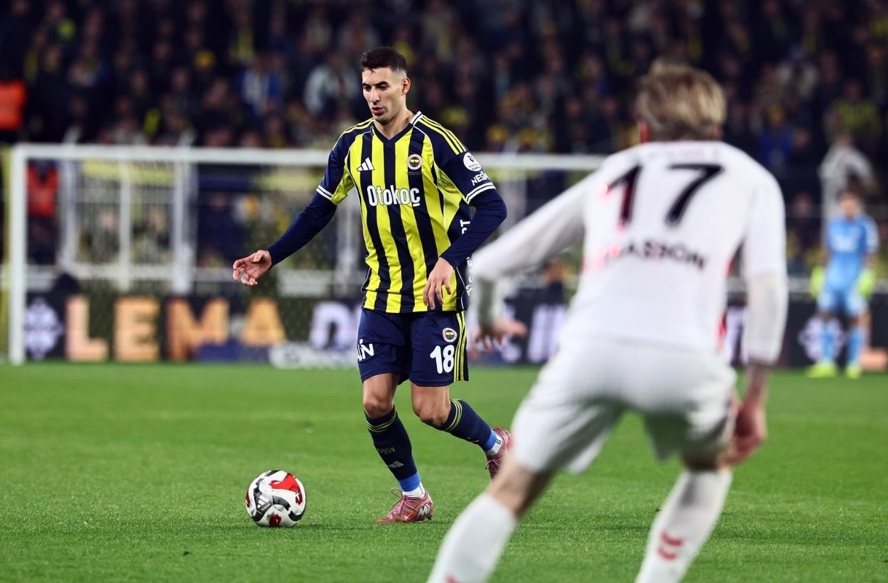 Mert Müldür Fenerbahçe'den ayrılıyor