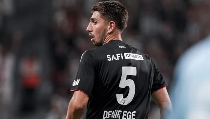 Demir Ege Tıknaz