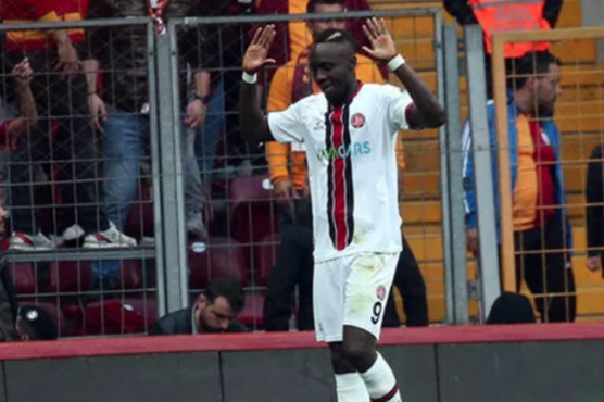 Mbaye Diagne, Galatasaray'a attığı gole sevinmedi!